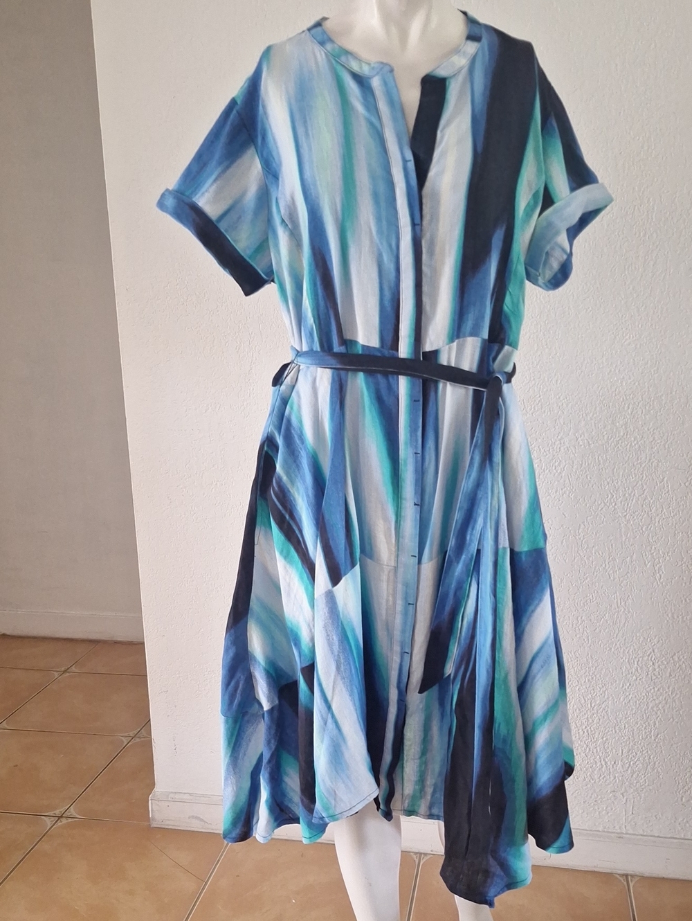 Gorgeous DKNY Blue and Aqua Striped 100% Linen Midi Dress Sz 14
